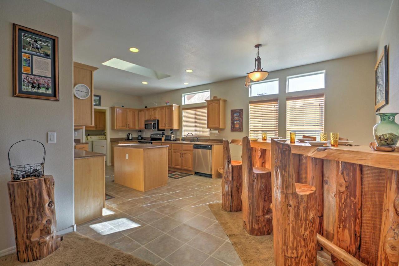 Beautiful Kanab Home With Yard - Walk To Restaurants Dış mekan fotoğraf